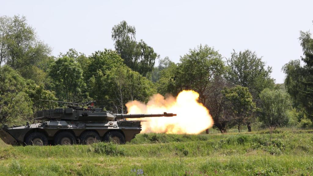 Ejercicio de fuego real de un Leopard durante el Strong Lineage 25.