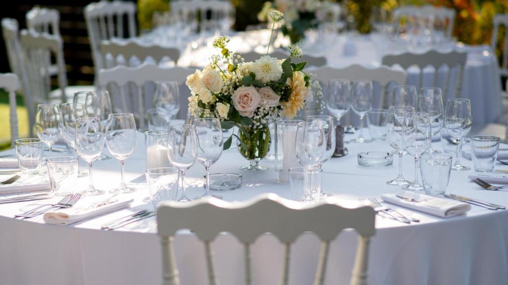 Cada vez menos parejas de Castilla-La Mancha escogen la iglesia para casarse.