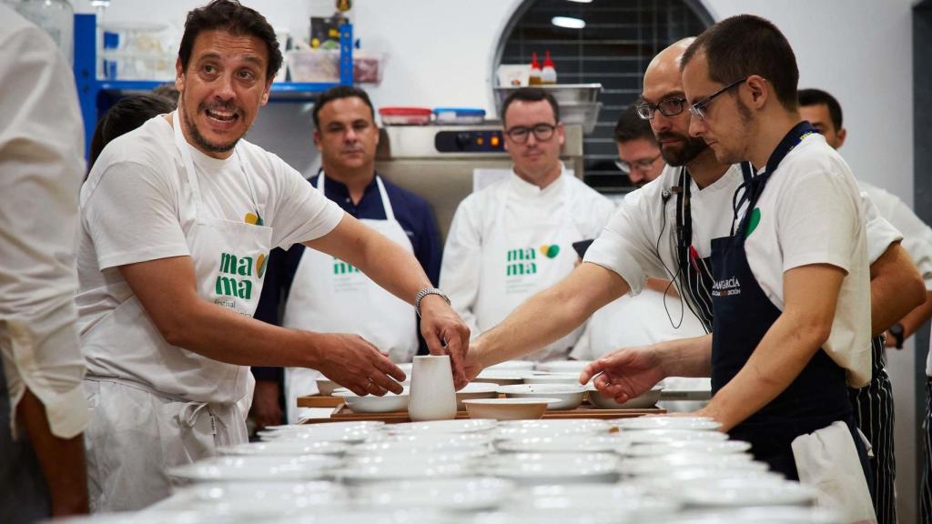 Francis Paniego con algunos de los chefs que participaron en la primera edición.