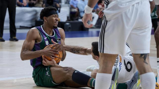 Kameron Taylor durante el Unicaja vs. Real Madrid del playoff de la ACB 2024-2025.