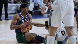 90-75 | El Unicaja vuelve a perder contra el Real Madrid y tendrá que obrar el milagro en Málaga