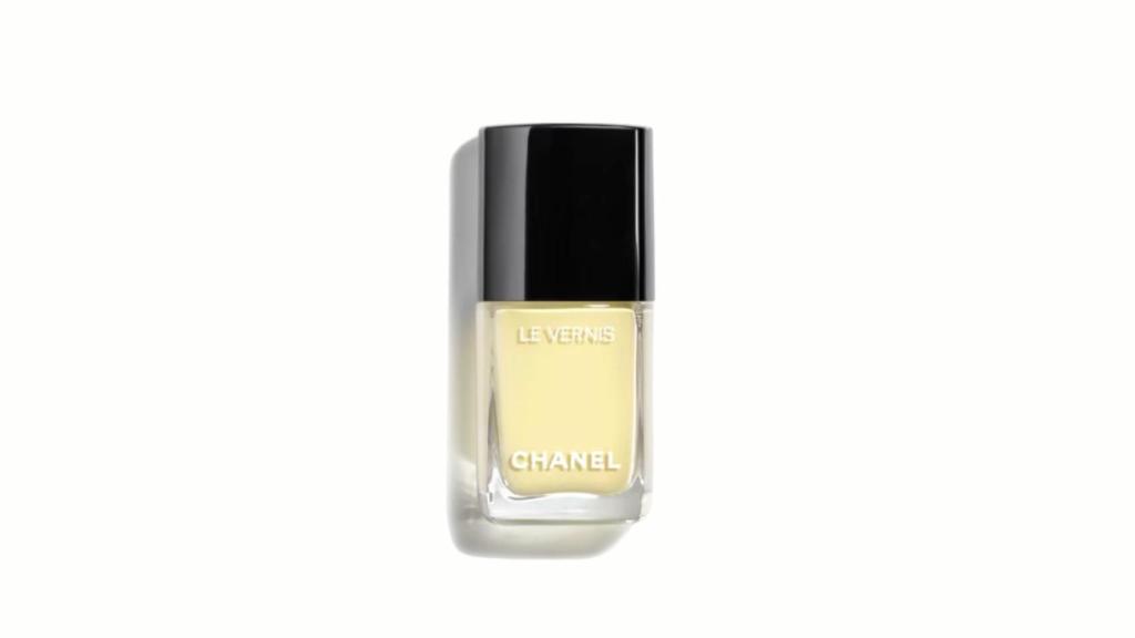 Esmalte de uñas de Chanel en el tono 129 - Ovni.