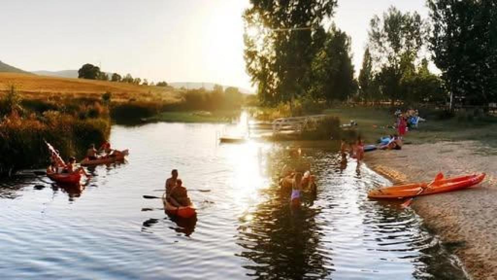 Embarcadero de canoas en el río Bullaque.