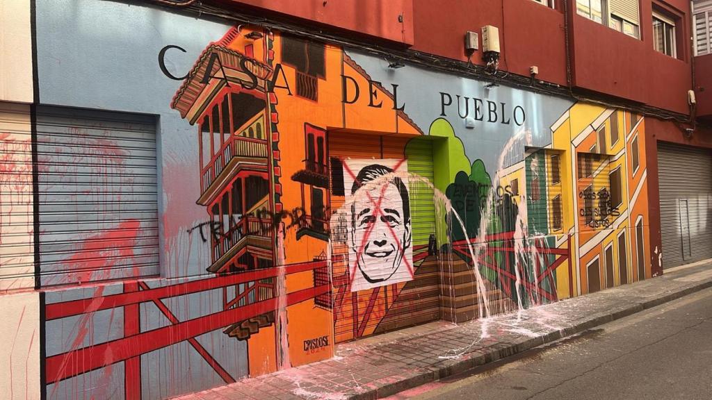 Sede del PSOE en Cuenca aparece con pintadas.