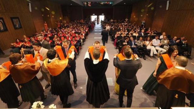 Imposición de becas a los estudiantes de la UEMC