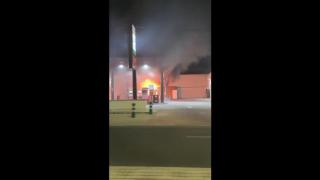 Arde un coche en una gasolinera de Carbajosa, en la provincia de Salamanca