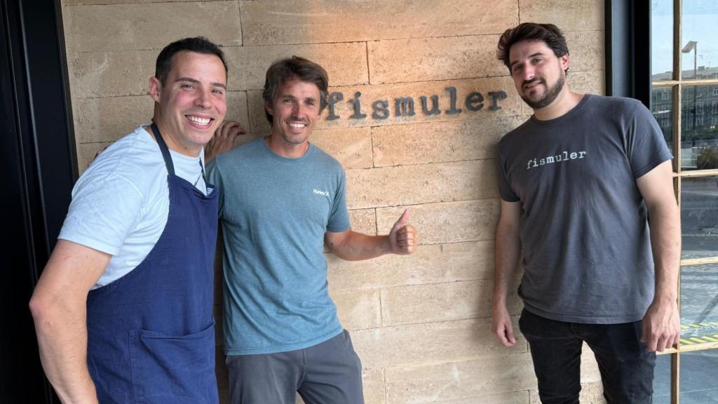 De izda a dcha: Nuno Dinis (Chef ejecutivo del hotel),  Nino Redruello y Diego Pichel.