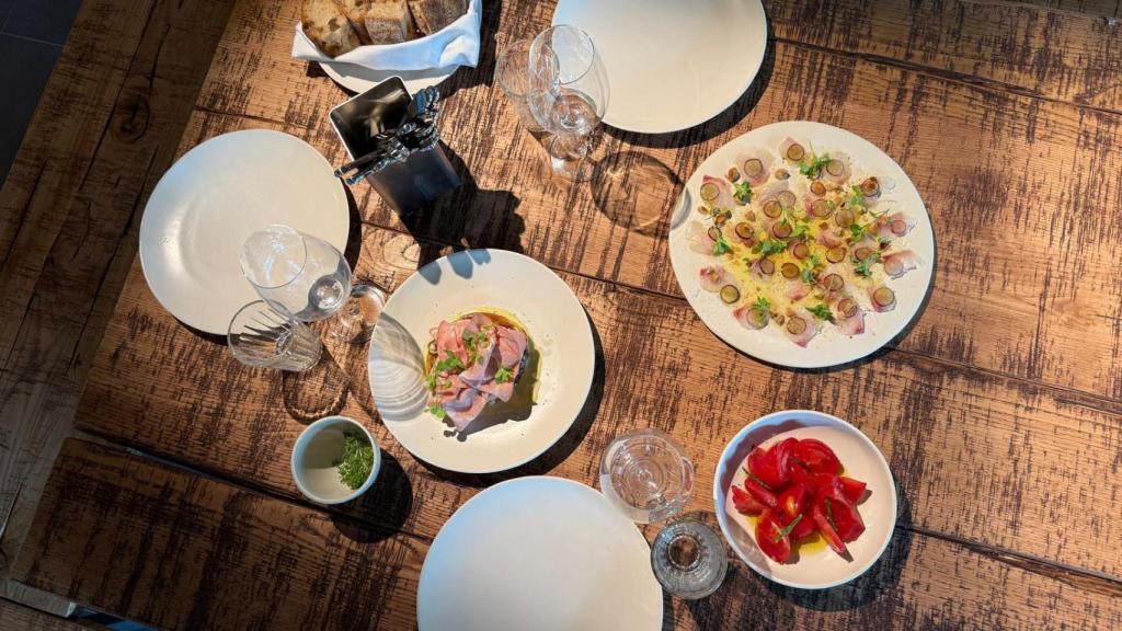 El crudo de dorada, uno de los clásicos de Fismuler, junto a otras nuevas incorporaciones.