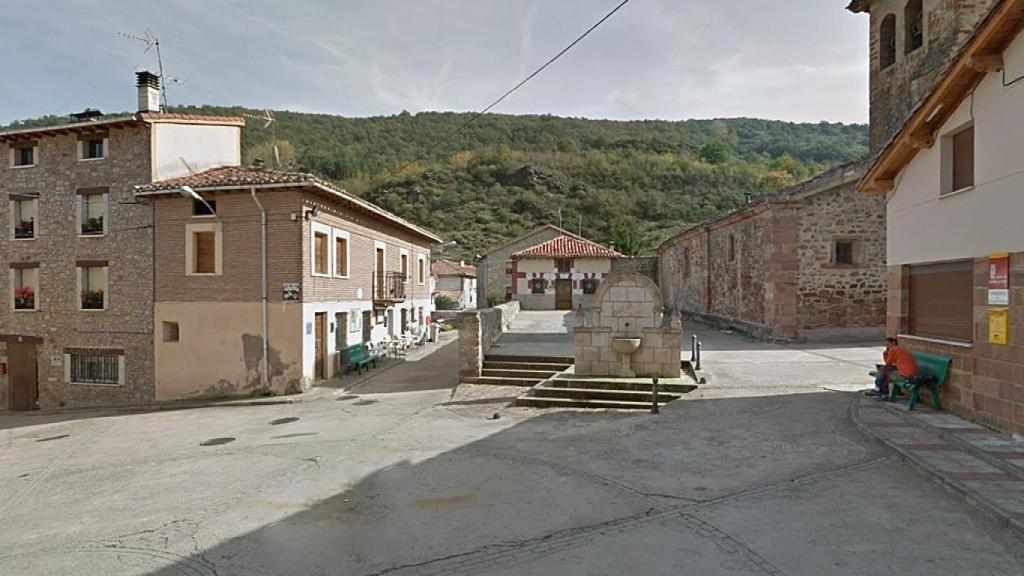 La Plaza de Santa Cruz del Valle de Urbión en Burgos