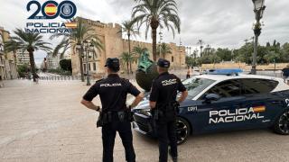Detenida en Elche por robar 20.100 euros a su expareja tras mantener el acceso a su casa