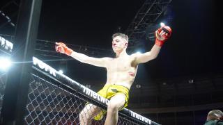 Leo Climent celebra su victoria en WAR 6.