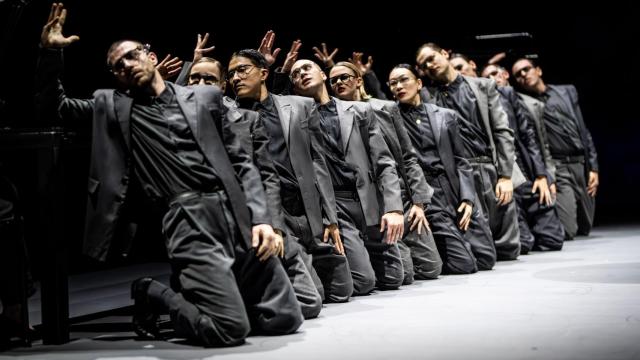 Un momento de 'Cathedral', del Scapino Ballet Rotterdam y Marcos Morau. Foto: Bart Grietens