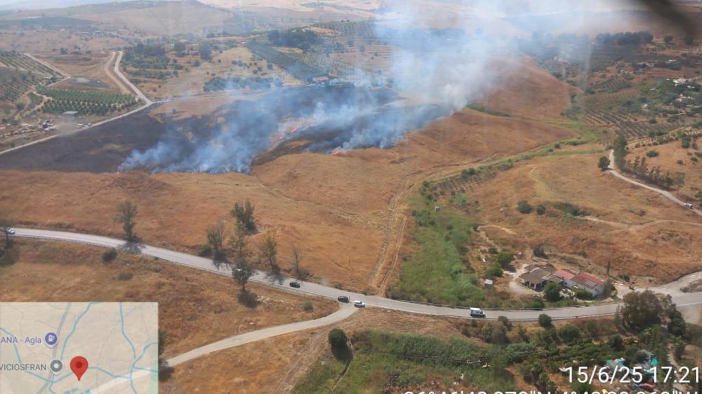 Imagen de la zona afectada por el fuego en Pizarra (Málaga).