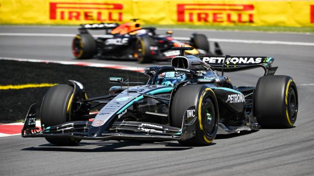 Russell liderando la carrera en el GP de Canadá.