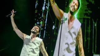 Antoñito Molina en su actuación en el Icónica Santalucía Sevilla Fest.