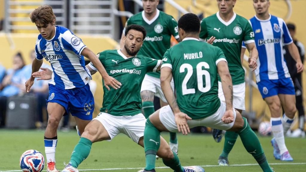 Rodrigo Mora, del Oporto, contra Palmeiras en el Mundial de Clubes