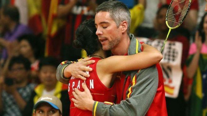 Fernando Rivas, el entrenador de Carolina Marín, deja la Federación ...