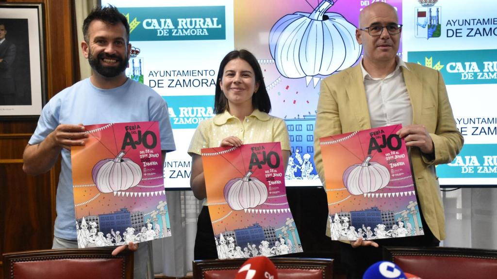 Sorteo del primer puesto de la Feria del Ajo de Zamora con David Gago, Laura Huertos y Óscar Rojo