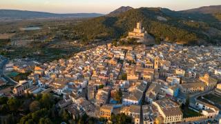 El pueblo 'olvidado' a 40 min de Alicante que ya es el mejor para comprar vivienda: casas de 300 m2 por 60.000 €