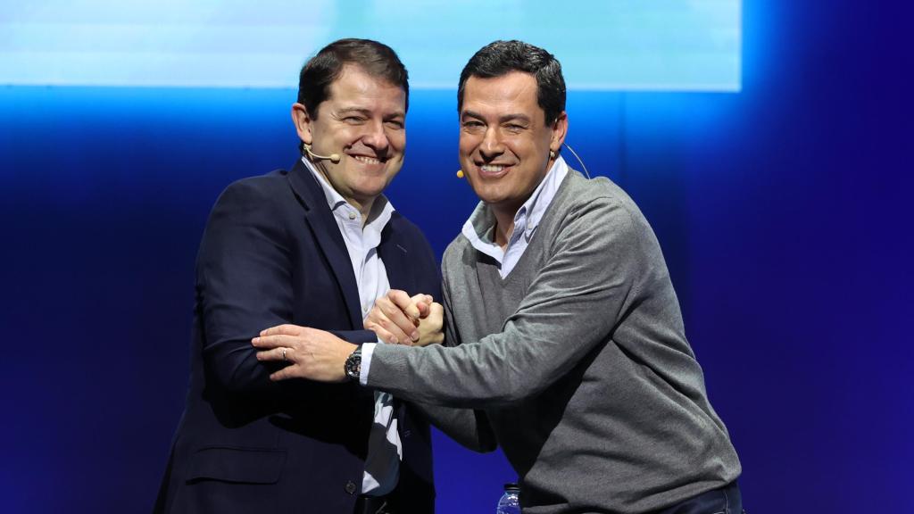 El presidente de la Junta de Castilla y León, Alfonso Fernández Mañueco, y el presidente de la Junta de Andalucía, Juan Manuel Moreno, en una imagen de archivo