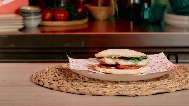 'Paquito en casa' estará disponible en 40 hipermercados y supermercados en bandejas de autoservicio o en carnicerías