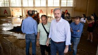 Azcón en su visita a Azuara, uno de los pueblos afectados por las tormentas del viernes