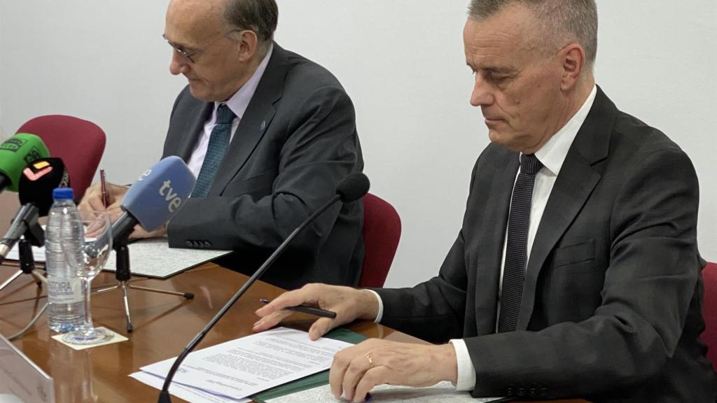 El rector de la UVigo y el presidente de la Confederación de Empresarios de Pontevedra, firman un acuerdo de colaboración