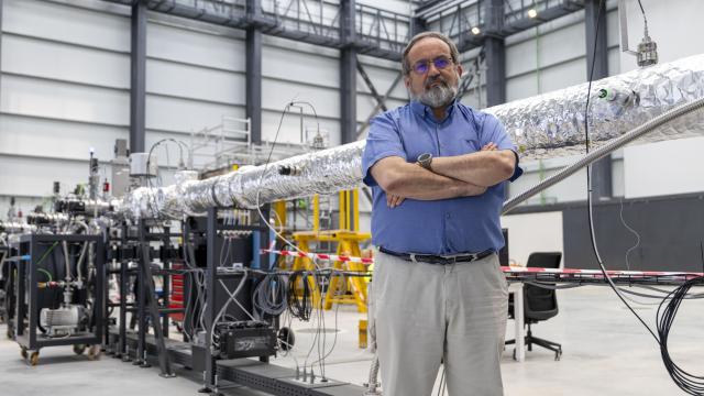 El doctor Ibarra, director de IFMIF-DONES, las instalaciones científicas en las que más dinero ha invertido España en los últimos años: estudiará la energía de fusión.