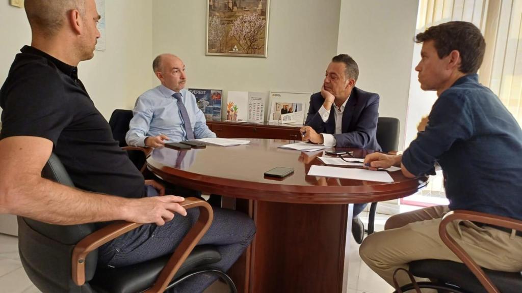 El delegado de Aragón, Fernando Beltrán, se reúne con la Aemet en Aragón tras las tormentas del lunes.