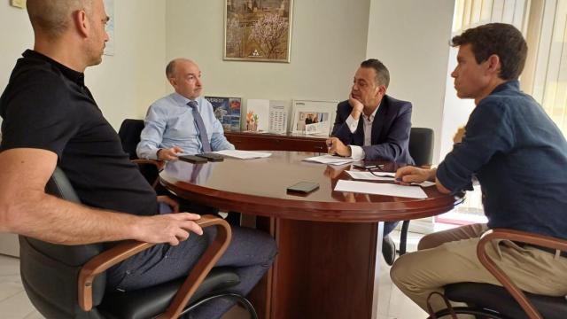 El delegado de Aragón, Fernando Beltrán, se reúne con la Aemet en Aragón tras las tormentas del lunes.
