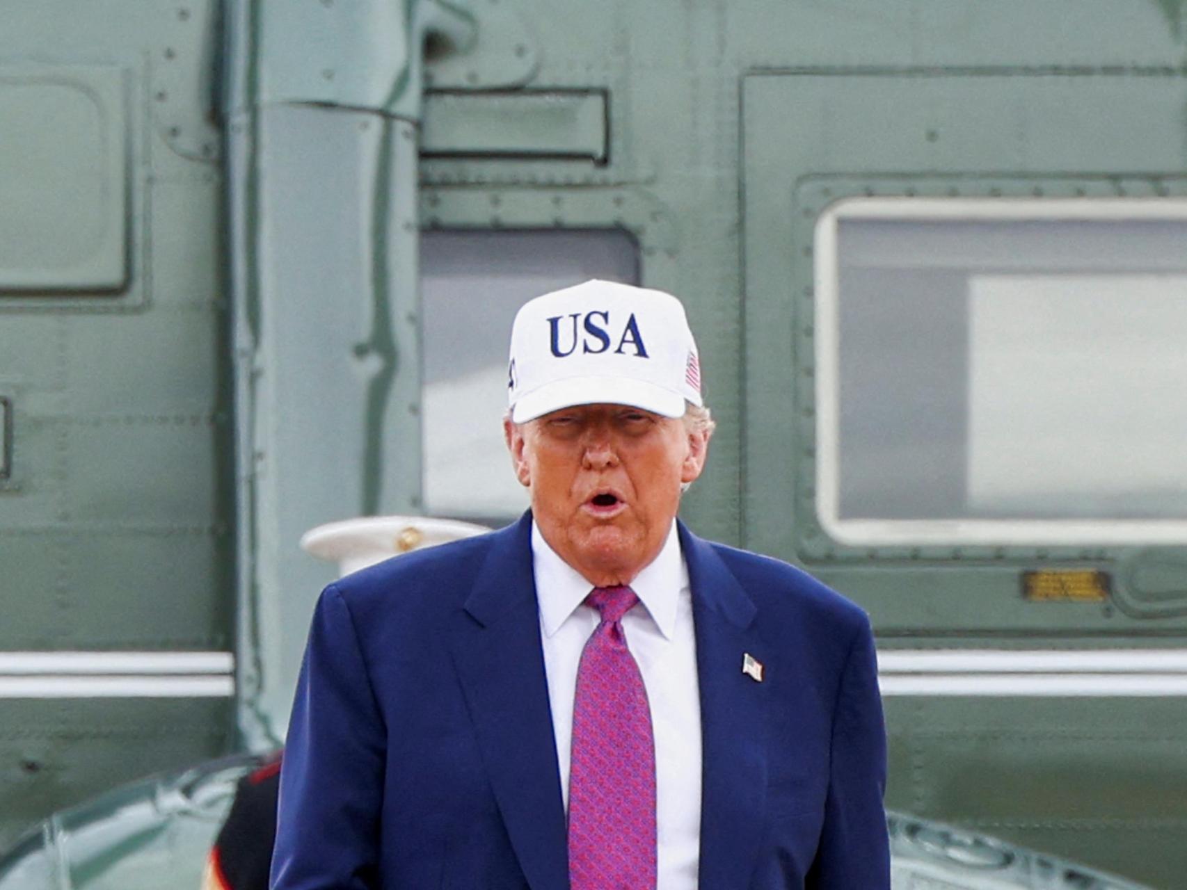 Trump visita Fort Bragg para conmemorar el aniversario del Ejército de EEUU.