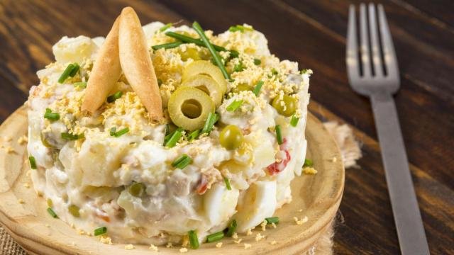 Una ración de ensaladilla (Imagen de archivo)