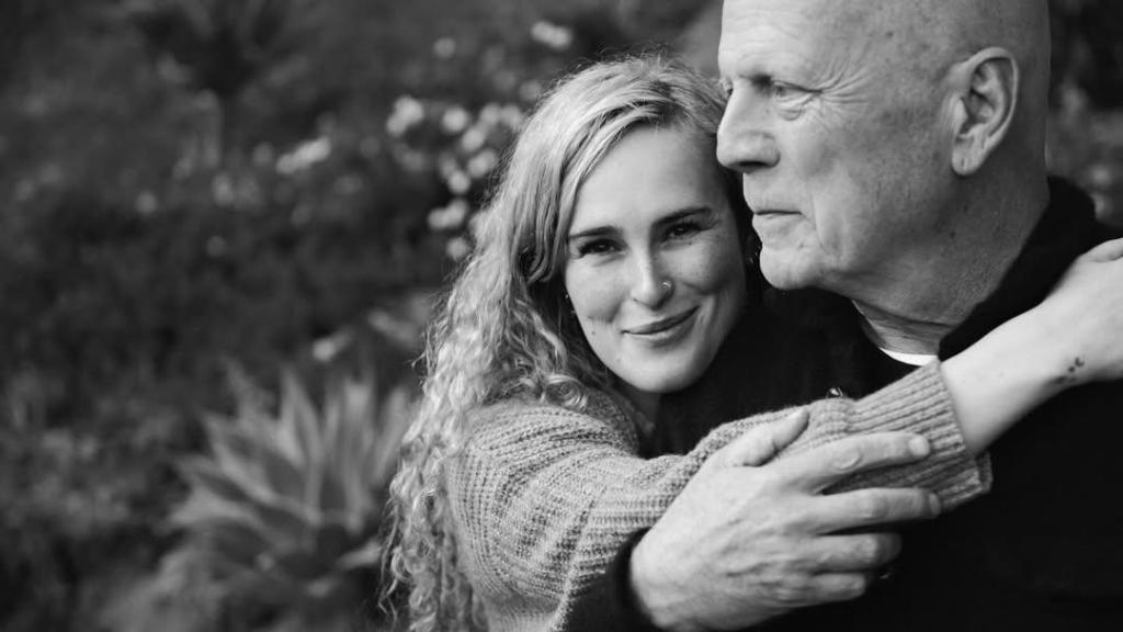 Rumer y su padre, Bruce Willis, en una imagen de redes sociales.