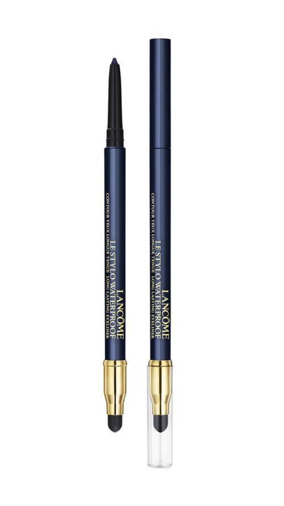 Lápiz de ojos Le Stylo en el tono 07 Minuit Illusion de Lancôme.