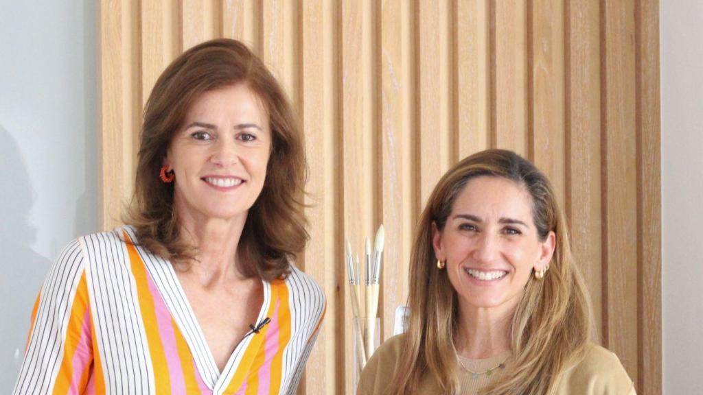 Nuria March, junto a su invitada, Alejandra Martos.
