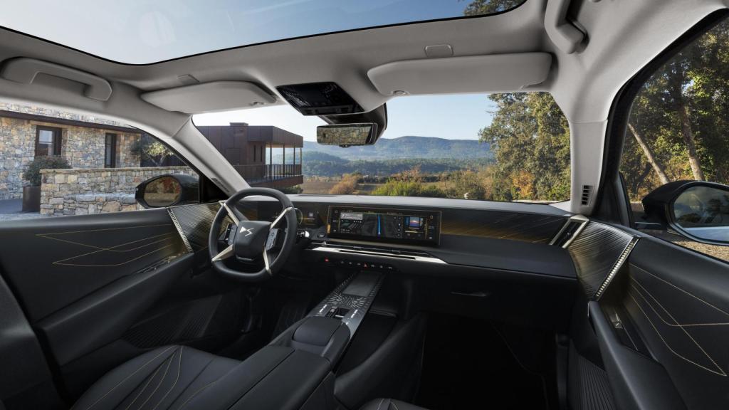 Puesto de conducción del DS Nº8