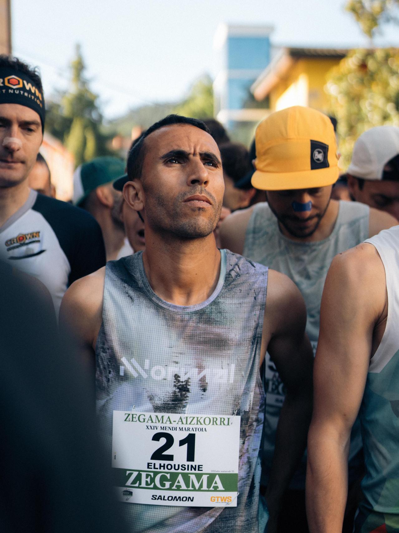 Elhousine Elazzaoui antes de la Zegama-Aizkorri 2025.