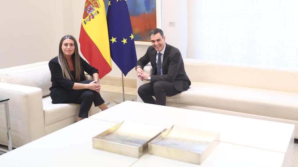 Sánchez junto a Míriam Nogueras el pasado 13 de marzo en La Moncloa.