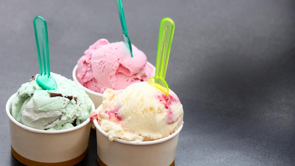 Tarrinas de helados de distintos sabores