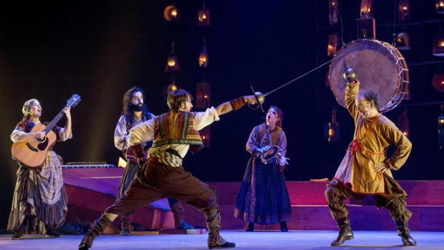 Una imagen de Farra, el espectáculo dirigido por el alicantino Lucas Escobedo.