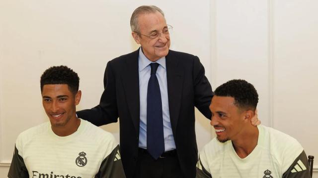 Florentino Pérez saluda a Jude Bellingham y a Trent Alexander-Arnold