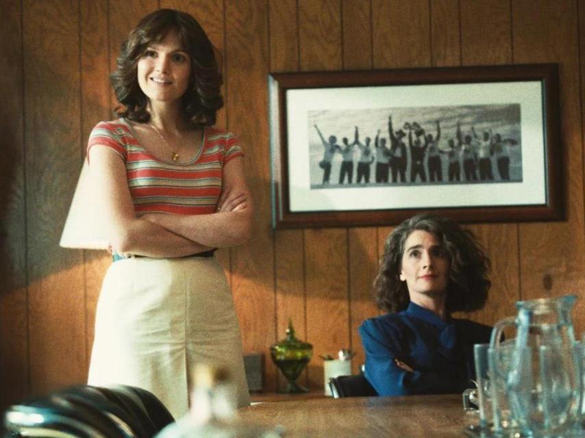 La serie 'Tiempo de victoria: La dinastía de los Lakers' también invita a reflexionar sobre el papel histórico de la mujer en el deporte.