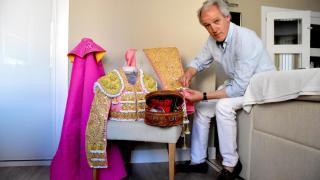 Jaime Rubio, ultimando detalles en un traje de luces