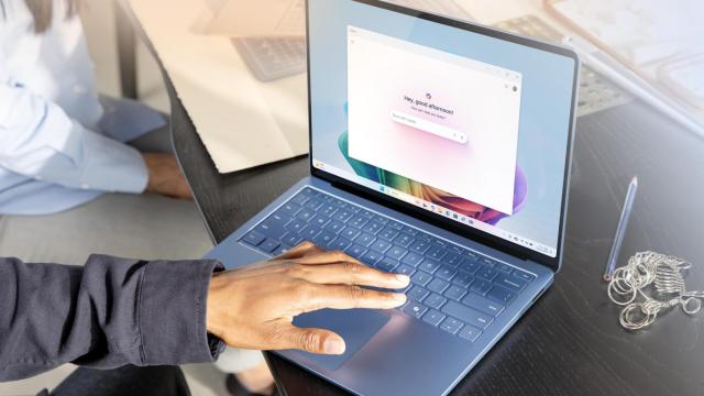 SUR25-Laptop-7thEdition-Photo-Sapphire-2283-RGB