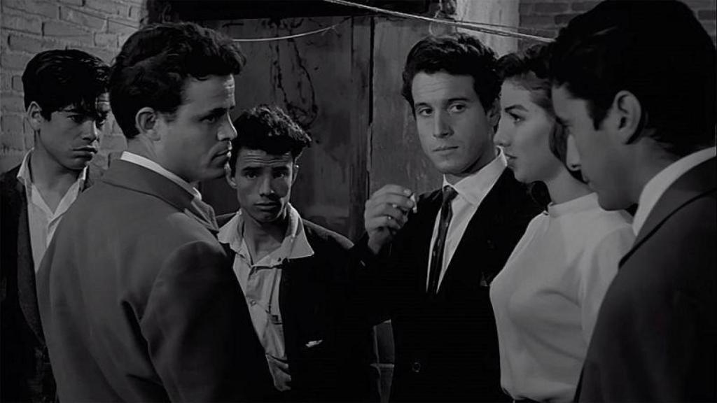 Manuel Zarzo el cuarto por la derecha, en 'Los Golfos' de Carlos Saura. Foto: RTVE