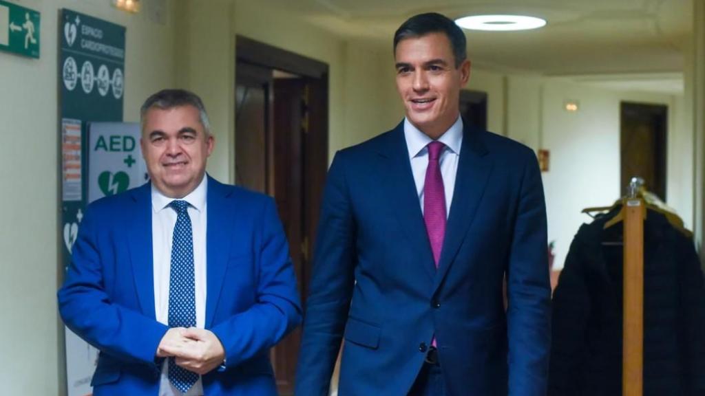 Santos Cerdán con Pedro Sánchez.