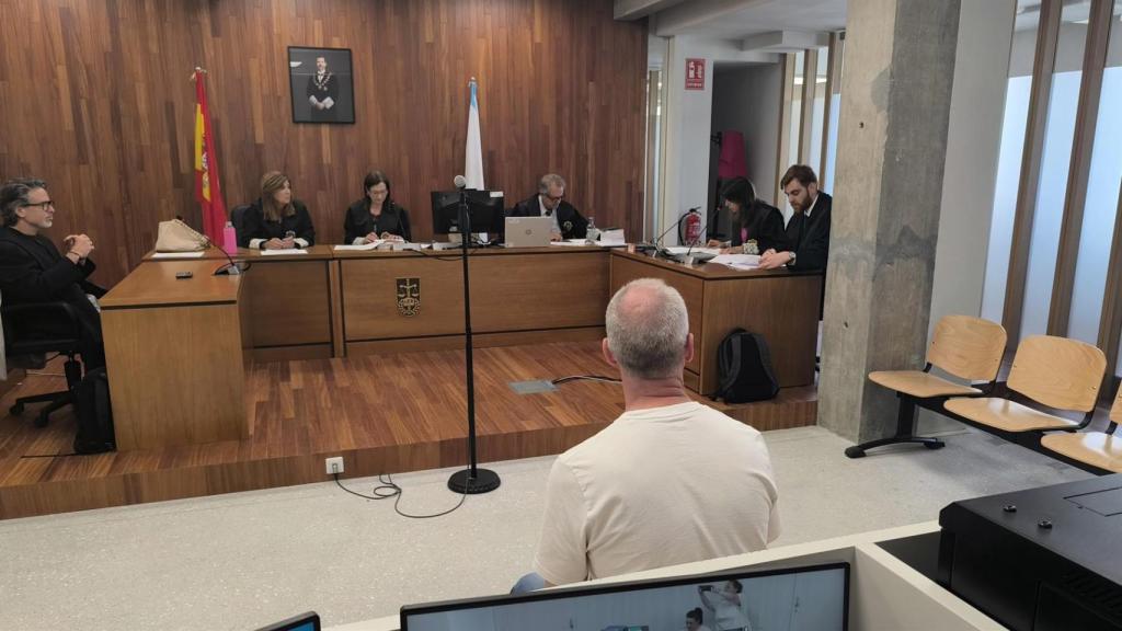 Juicio contra un hombre acusado de violar a una mujer en su domicilio de Vigo, aprovechando que estaba dormida y afectada por la ingesta de bebidas alcohólicas