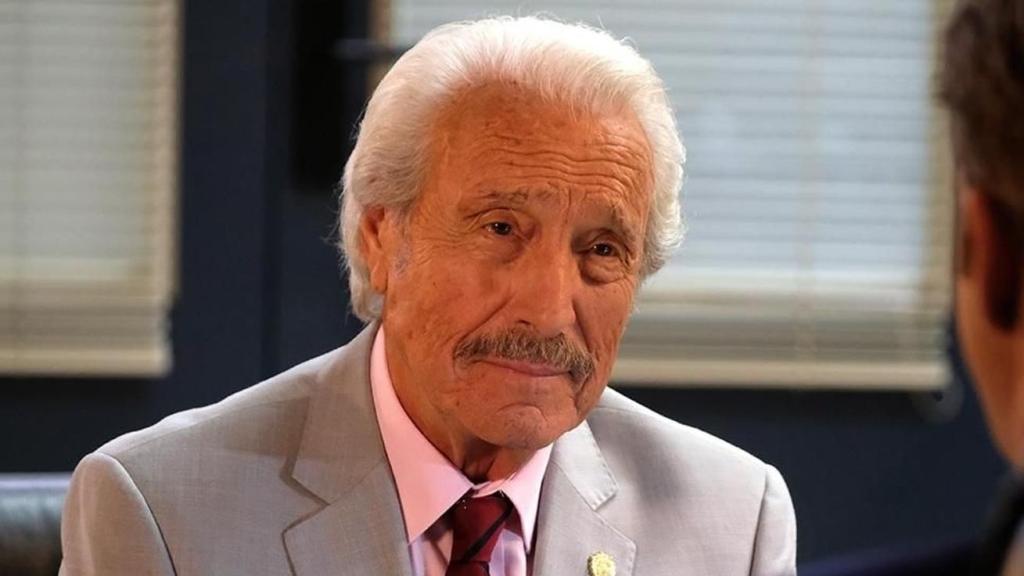 Manuel Zarzo en una escena de 'Servir y proteger'.