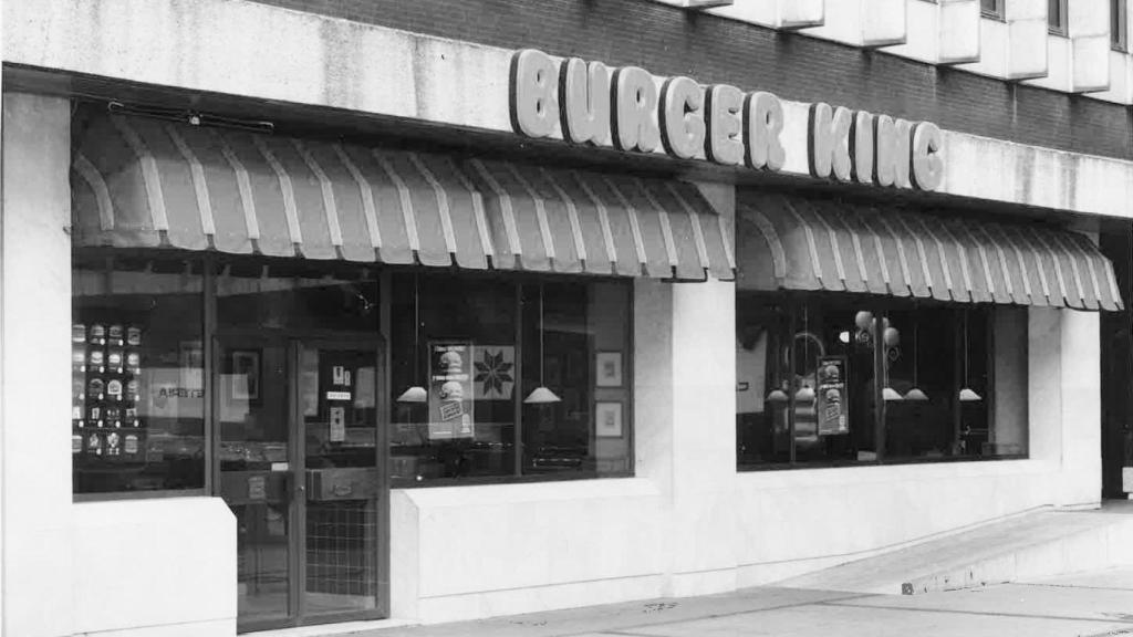 Antiguo restaurante Buger King de la Plaza de los Cubos.