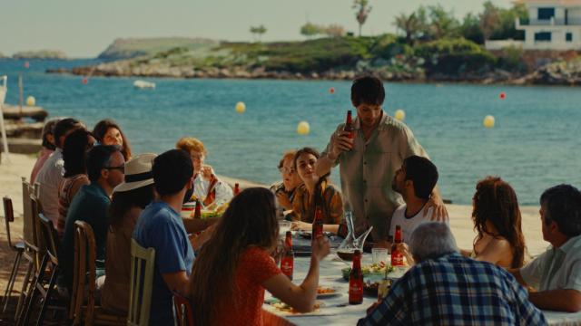 Disfrutar del verano ‘como siempre’: Damm rinde homenaje a los pequeños placeres de la vida